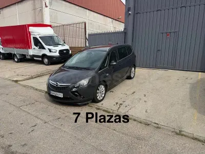 Usado Opel Zafira Tourer Selective 136 CV (100 kW) 2016 Gris / plata Monovolumen