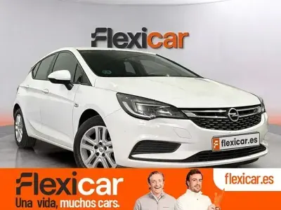 Usado Opel Astra Selective 110 CV (80 kW) 2019 Blanco Berlina