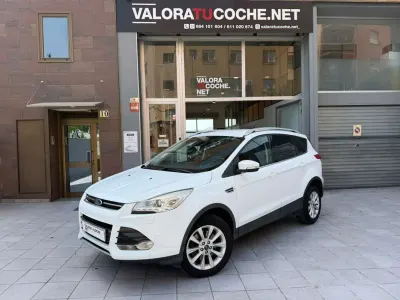 Usado Ford Kuga Titanium 120 CV (88 kW) 2016 Blanco SUV