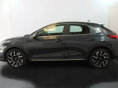 Usado Kia XCeed 141 CV (103 kW) 2023 Gris SUV