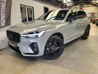 Usado Volvo XC60 Plus 250 CV (183 kW) 2025 Gris / plata SUV