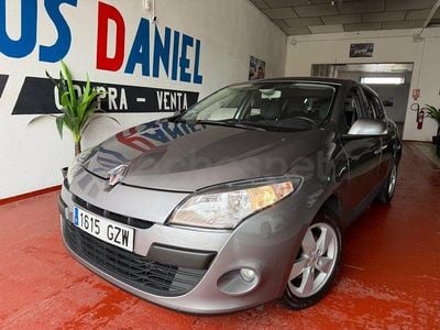 Käytetty Renault Mégane Dynamique 105 HP (77 kW) 2010 Harmaa Sedan