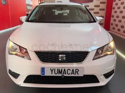 Usado Seat Leon Style Plus 150 CV (110 kW) 2016 Blanco Familiar
