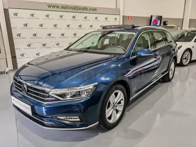 Usado VW Passat Executive 150 CV (110 kW) 2023 Azul Familiar
