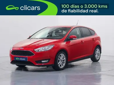Usado Ford Focus Trend+ 125 CV (91 kW) 2018 Rojo Utilitario