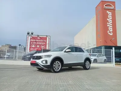 Usado VW T-Roc Life 150 CV (110 kW) 2023 Blanco SUV