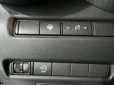 Usado Nissan Juke Tekna 114 CV (83 kW) 2023 Gris SUV