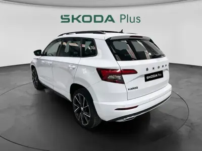 Usado Skoda Karoq SportLine 150 CV (110 kW) 2022 Blanco SUV