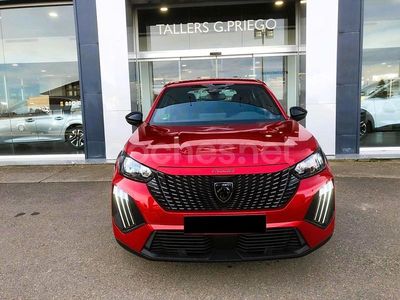 Granate Usado 2023 Peugeot 2008 Active SUV | 22.900 €