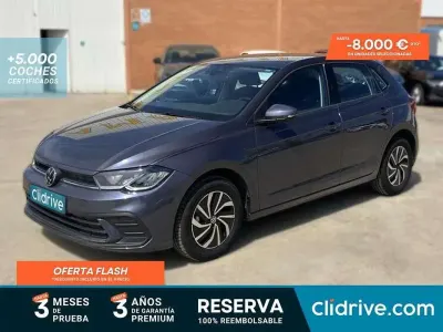 Usado VW Polo Life 95 CV (69 kW) 2022 Gris Utilitario