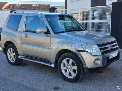 Usado Mitsubishi Montero 170 CV (125 kW) 2007 Beige SUV