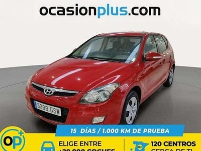 Usado Hyundai i30 Comfort 109 CV (80 kW) 2010 Rojo Utilitario