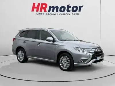 Usado Mitsubishi Outlander P-HEV 224 CV (164 kW) 2019 Gris SUV