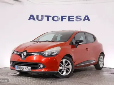 Usado Renault Clio LIMITED 90 CV (66 kW) 2016 Granate