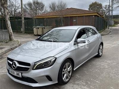 Usado Mercedes A200 Urban 136 CV (100 kW) 2016 Gris / plata Berlina