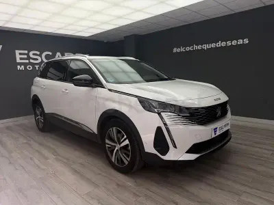 Usado Peugeot 5008 Allure 180 CV (132 kW) 2022 Blanco SUV