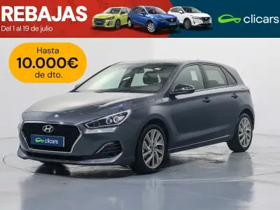 Usado Hyundai i30 140 CV (102 kW) 2018 Gris / plata Berlina