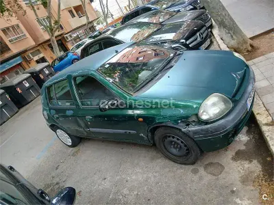 Używany Renault Clio II 60 KM (44 kW) 1999 Zielony Sedan/Limuzyna