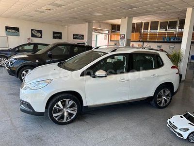 Usado Peugeot 2008 Allure 120 CV (88 kW) 2016 Blanco SUV