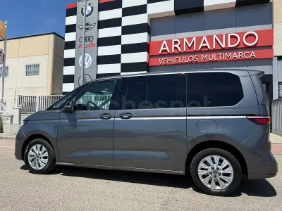 Usado VW Multivan Style 218 CV (160 kW) 2022 Gris / plata Monovolumen