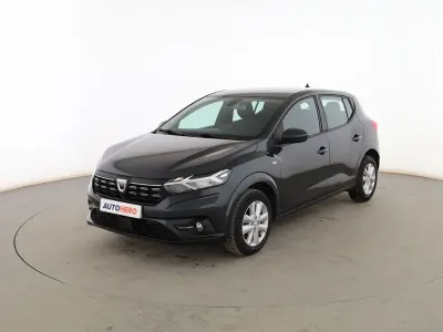 Usado Dacia Sandero Comfort 91 CV (66 kW) 2022 Negro Berlina