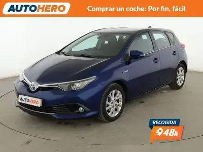 Usado Toyota Auris Hybrid Advance 136 CV (100 kW) 2017 Azul Berlina