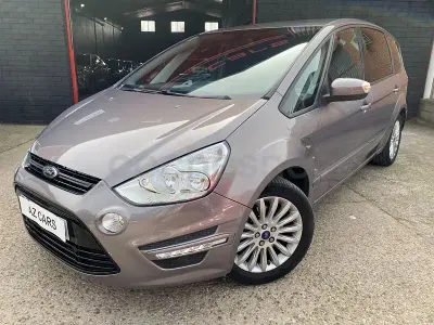 Begagnad Ford S-MAX Titanium 140 HK (102 kW) 2015 Grå Minibuss