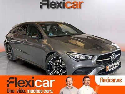 Usado Mercedes CLA200 Shooting Brake 150 CV (110 kW) 2021 Gris / plata Familiar