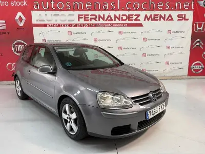 Usado VW Golf V Sportline 102 CV (75 kW) 2007 Gris / plata Berlina