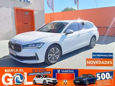 Usado Skoda Superb Selection 150 CV (110 kW) 2024 Blanco Familiar