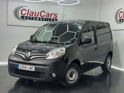Usado Renault Kangoo 80 CV (58 kW) 2021 Negro Monovolumen
