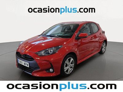 Usado Toyota Yaris Hybrid Active 116 CV (85 kW) 2024 Rojo Utilitario