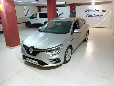 Begagnad Renault Mégane II Business 115 HK (84 kW) 2021 Grå Sedan