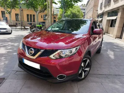 Usado Nissan Qashqai N-Connecta 163 CV (119 kW) 2016 Rojo SUV