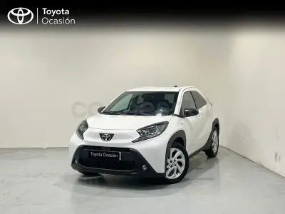 Usado Toyota Aygo X Play 72 CV (52 kW) 2024 Blanco SUV