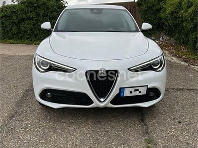 Usado Alfa Romeo Stelvio 150 CV (110 kW) 2017 Blanco SUV