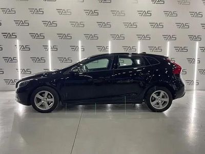 Usado Volvo V40 Momentum 120 HP (88 kW) 2016 Preto Citadino