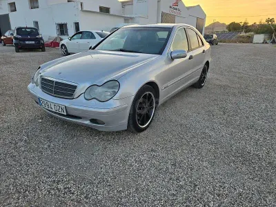 Usado Mercedes C220 Classic 143 CV (105 kW) 2000 Gris / plata Berlina
