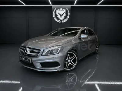 Usado Mercedes A200 AMG line 136 CV (100 kW) 2015 Gris / plata Utilitario