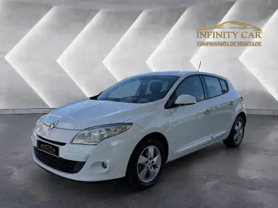 Usado Renault Mégane III Dynamique 110 CV (80 kW) 2010 Blanco Berlina