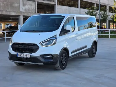 Usado Ford Transit Custom Ambiente 130 CV (95 kW) 2021 Blanco Familiar