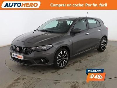 Usado Fiat Tipo Lounge 120 HP (88 kW) 2019 Cinzento Sedan