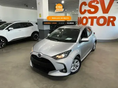 Usado Mazda 2 Center-Line 116 CV (85 kW) 2023 Gris / plata Utilitario