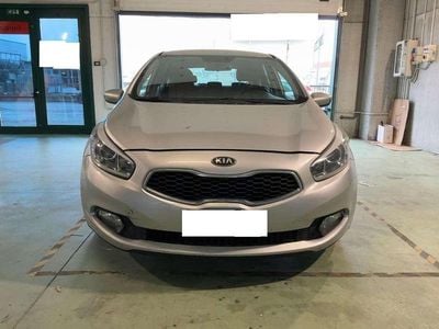 Usado Kia Ceed 128 CV (94 kW) 2013 Gris Utilitario