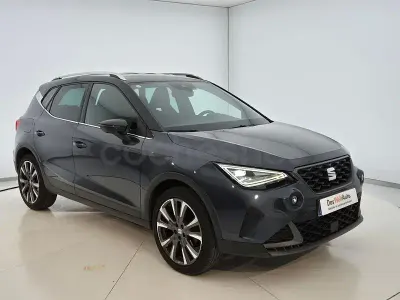 Usado Seat Arona FR 150 CV (110 kW) 2025 Gris / plata SUV