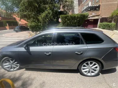 Usado Seat Leon ST FR 150 CV (110 kW) 2017 Gris / plata Familiar