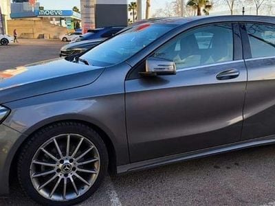 Usado Mercedes A200 136 CV (100 kW) 2018 Gris Utilitario