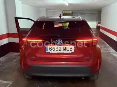 Usado Toyota Yaris Cross Plus 116 CV (85 kW) 2023 Rojo SUV
