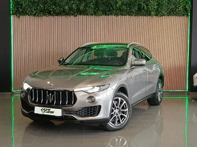 Usado Maserati Levante 430 CV (316 kW) 2016 Gris / plata SUV