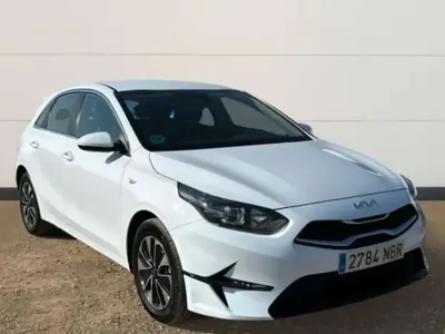 Usado Kia Ceed 101 CV (74 kW) 2025 Blanco Utilitario